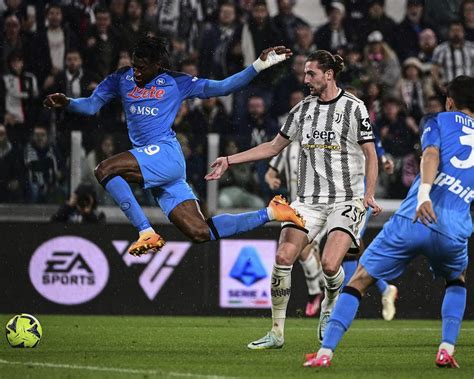 Napoli beats Juventus, could seal Serie A title next weekend